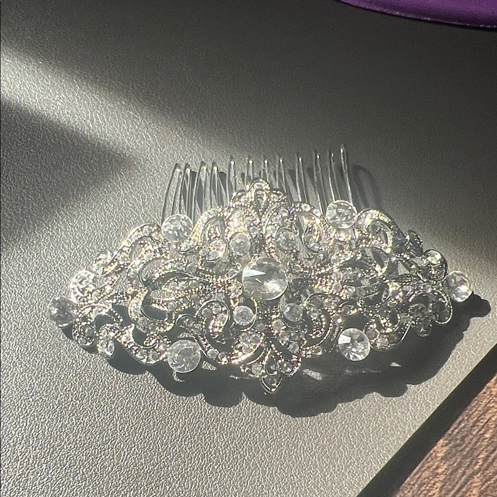 Sparkling Silver Hair Comb with Crystal Details